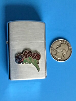 3D RAISE RED ROSES MEDALLION ENAMEL JAPAN BARLOW LIGHTER NEW NOS B7 WIND PROOF A