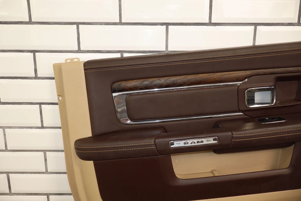 Ram Longhorn 2013-2018 panel de puerta trasera izquierda izquierda izquierda marrón 1VE131U7AB Foto 2 de 4