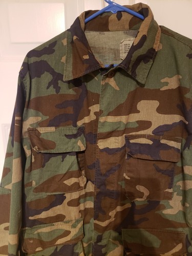 Abrigo Camisa de Combate Militar de EE. UU. Bosque Camuflaje Clima Caliente Para Hombres Mediana Larga - Imagen 2 de 5