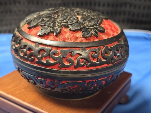 Chinese Cinnabar Chrysanthemum Flowers Carved Back & Red Trinket Box Bowl - Picture 3 of 10
