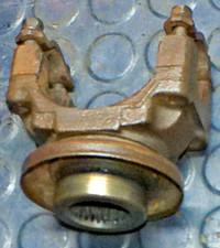 1988-2013 Chevy Silverado Truck 3500 Front 9.25 Differential Pinion Yoke Oem 1988-2013 Chevy Silverado Truck 3500 Front 9.25 Differential Pinion Yoke Oem