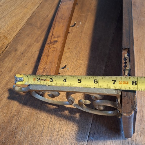 2 Vintage Teller/5 Haken Becher Holzregale mit goldfarbenen Metallwirbel Klammern 30" "LESEN" - Bild 4 von 24