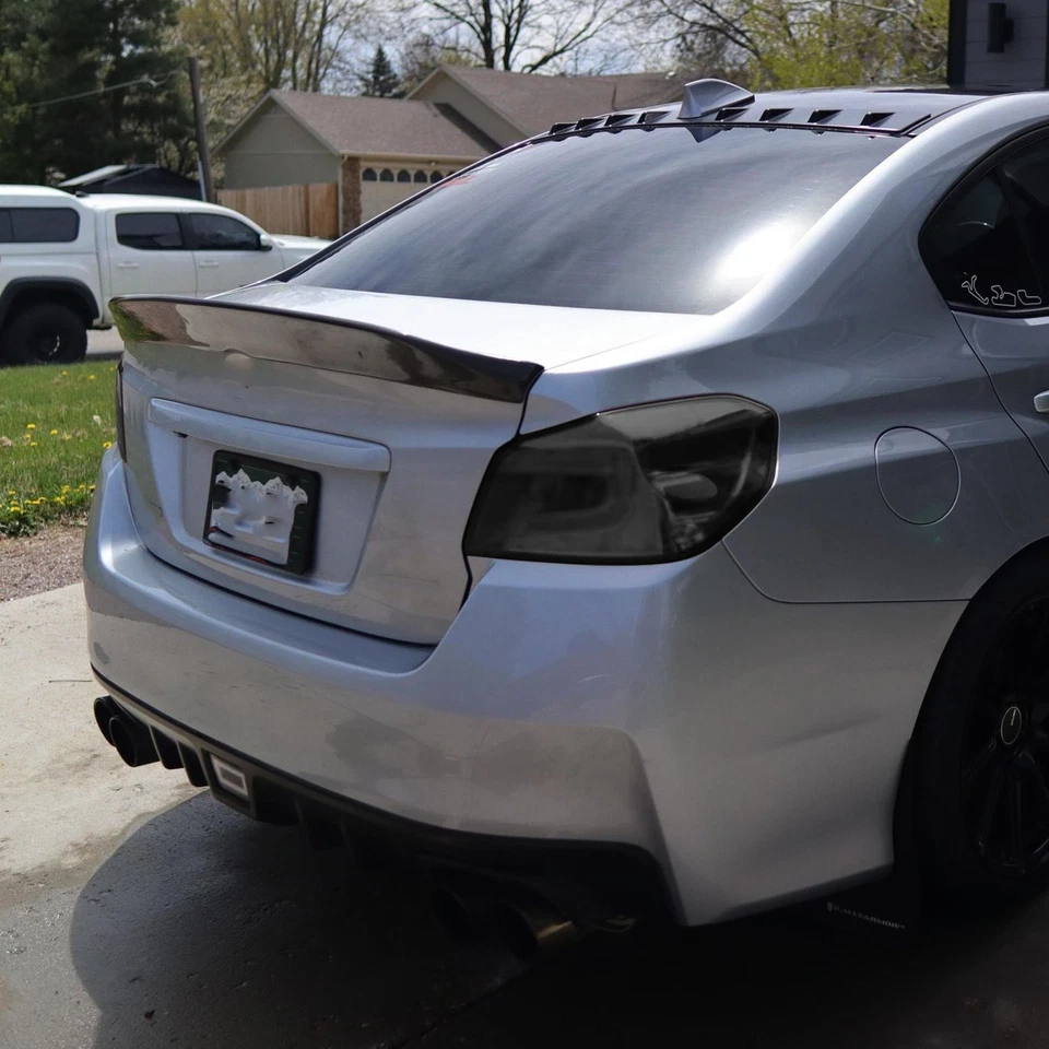 Cubierta de luz trasera ahumada lente oscurecida para Subaru WRX STI / XV Crosstrek 2015-21 Foto 3 de 4