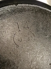 LODGE Unmarked No 14 Cast Iron Skillet 3 Notch W/Heat Ring "U.S."