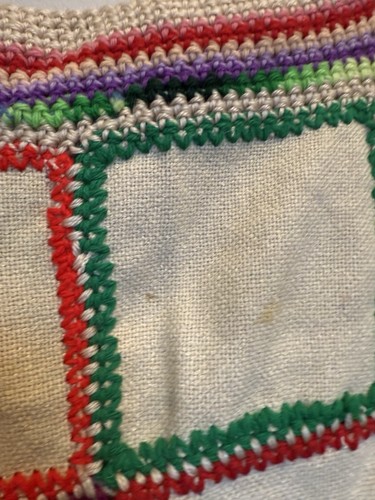 Vintage Wool Crocheted Tile Afghan Throw Quilt Flower Theme 30” By 45” - Picture 11 of 11