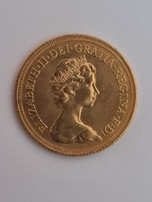 One 1976 Full Gold Sovereign Queen Elizabeth II 22ct Coin
