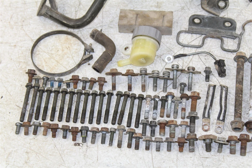 Suzuki Vinson 500 2003 4x4 kit de pernos de chasis automático soporte de montaje de hardware Foto 2 de 4