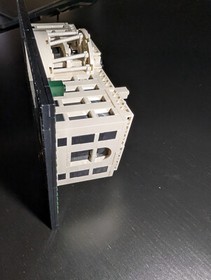 LEGO Architecture 21006 White House 2020 Near Complete Set with Base & Nameplate