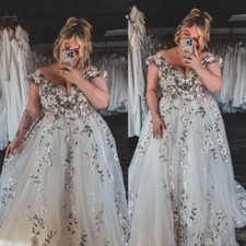 Vintage Short Sleeves Wedding Dresses V Neck with Florals A Line Bridal Gowns