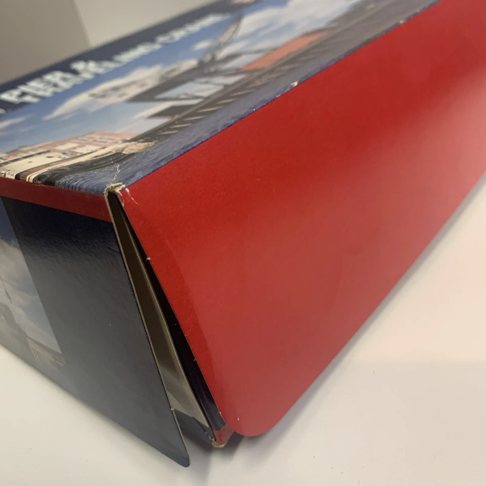 Walthers 933-3067 HO Pier & Traveling Crane Construction Vehicle Kit, Open Box - Image 3 of 4