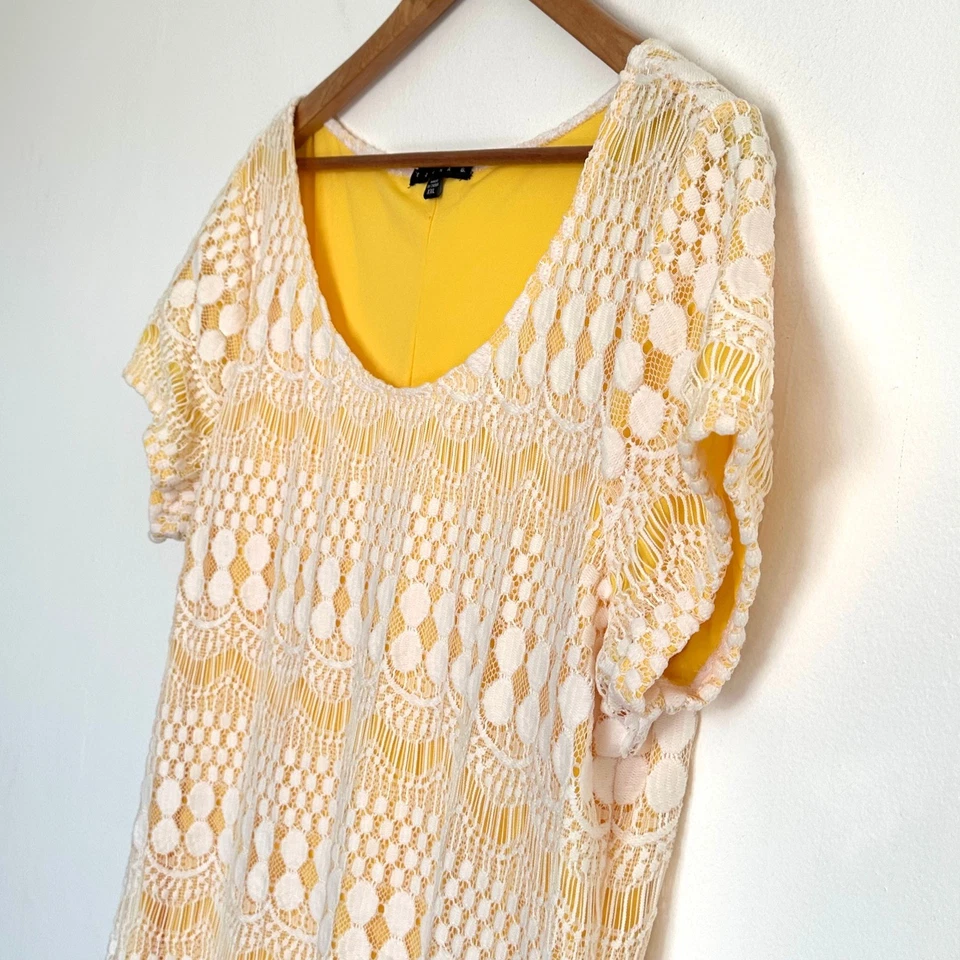 Tiana B. Vestido Plus para mujer XXL amarillo blanco encaje superpuesto manga corta Foto 3 de 4