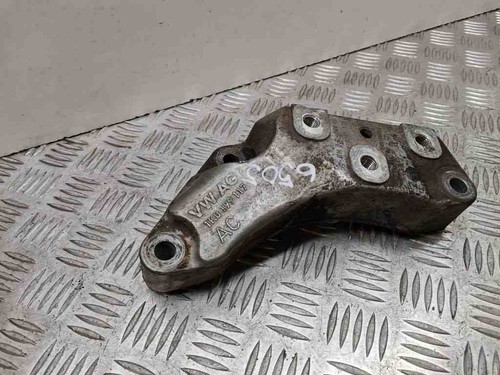 VW PASSAT B7 ALLTRACK 365 Getriebehalter 1K0199117AC AHB110 2.00 30537172