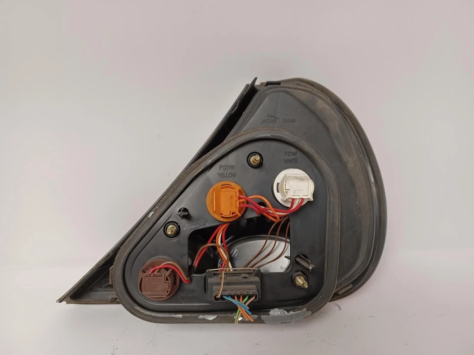 Conjunto de luz trasera izquierda usada se adapta a: Jaguar Xj8 L 2004. bisel cromado grado B izquierdo Foto 3 de 4