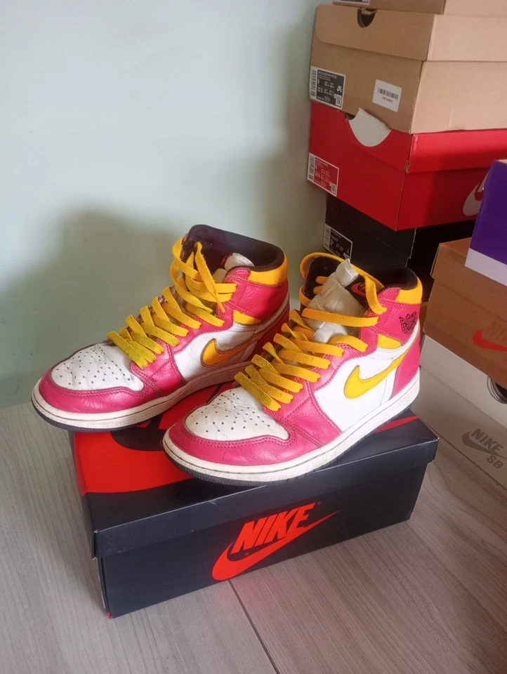 nike air jordan 1 retro high og ‘light fusion red’ uk8 BNWB, photo 3 of 5