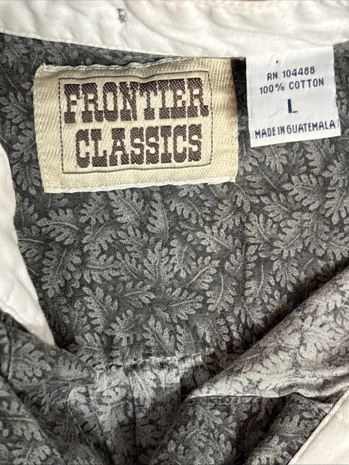 Camisa Frontier Classics Para Hombres Hoja Grande AOP Banda Cuello Frontier Recreación Usada en Excelente Condición Foto 3 de 4