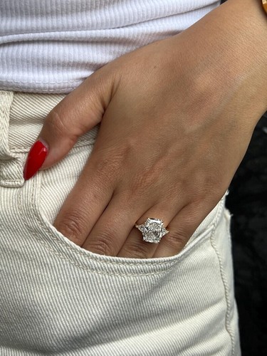 5 Ct Radiant-Cut VS1 Lab Grown Diamond Three Stone Wedding Rings 14k Yellow Gold - Picture 7 of 8