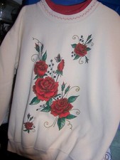 (MADE IN USA) WON'S WEAR Poly/Cotton Winter White/Red Roses Sweatshirt-SIZE XL