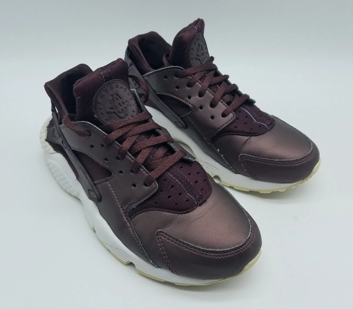 Nike Air Huarache Run PRM TX Women s Size 7.5 Running Shoes Metallic Mahogany