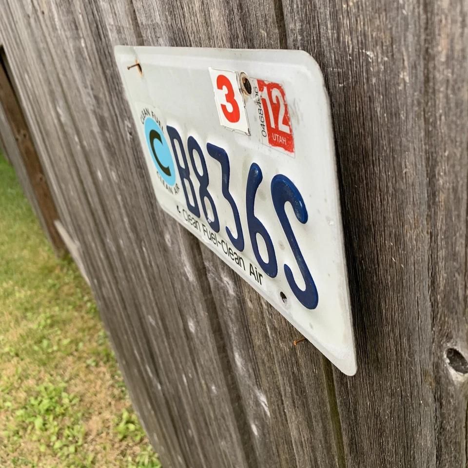 ERROR MATRÍCULA UTAH, FALTA PINTURA EN "UTAH" #B836S Foto 3 de 4