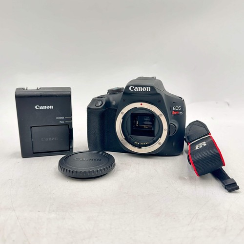 Canon EOS Rebel T7 24.1MP Digital SLR 304 Shutter Count Body + Ladegerät + Akku