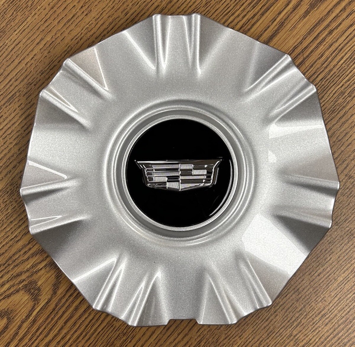 7 3/4" Cadillac Escalade OEM Silver Center Cap 84460109 single eBay