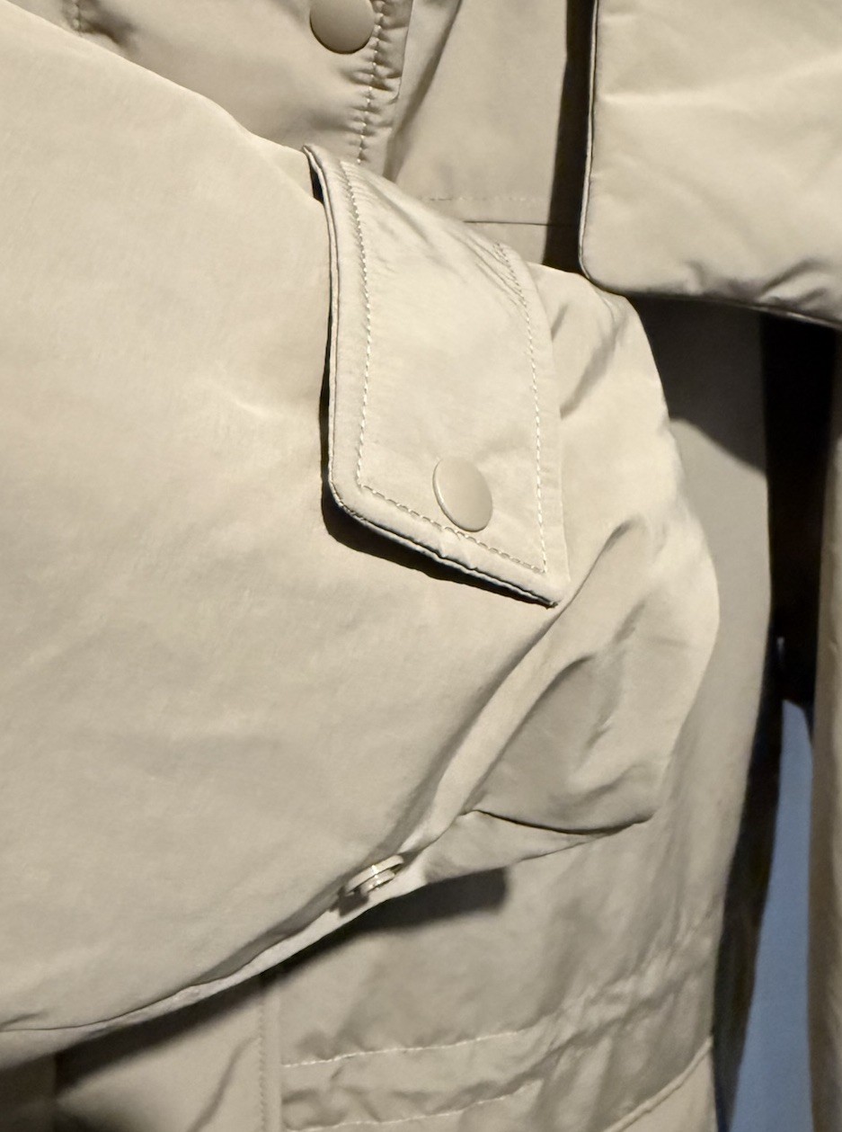 Uniqlo Hybrid Down Hooded Insulated Beige Coat Jacket Women’s Size Large thumbnail 4