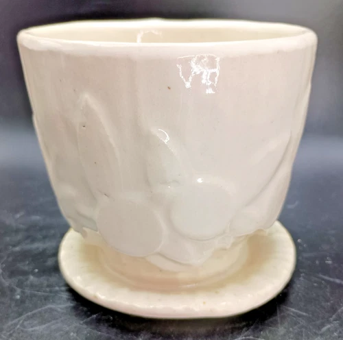 Vtg McCoy Sand Dollar White Flower Planter & Saucer 4 1/4" Tall 4 1/4" Wide NICE