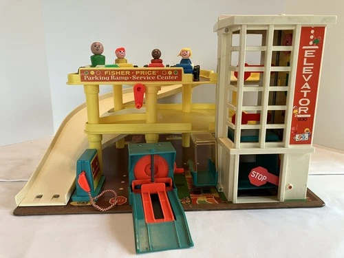 Vintage 70’s Fisher Price Little People Play Family Parking Garage #930 Complete