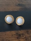 Vintage Napier Gold Tone Textured Rope White Cabochon Round Clip On Earrings — photo 2