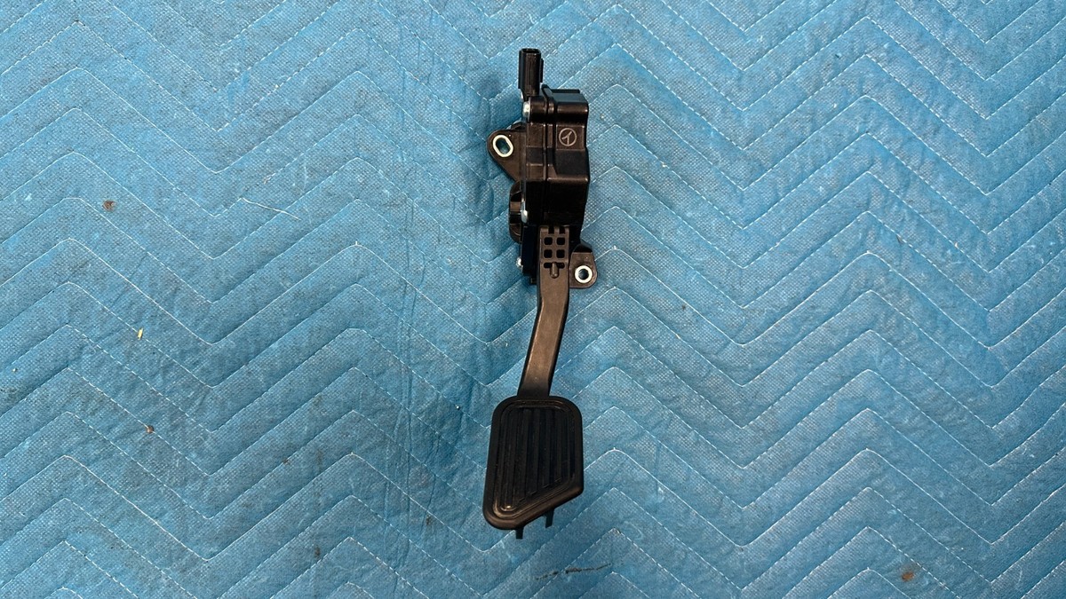 OEM Lexus GX460 Gas Accelerator Pedal Travel Sensor 78110-35040