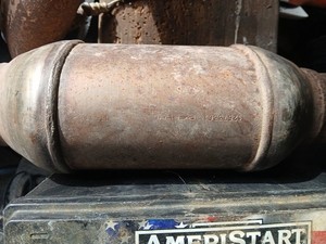 SCRAP CATALYTIC CONVERTER FOR RECYCLING Ford F150 97