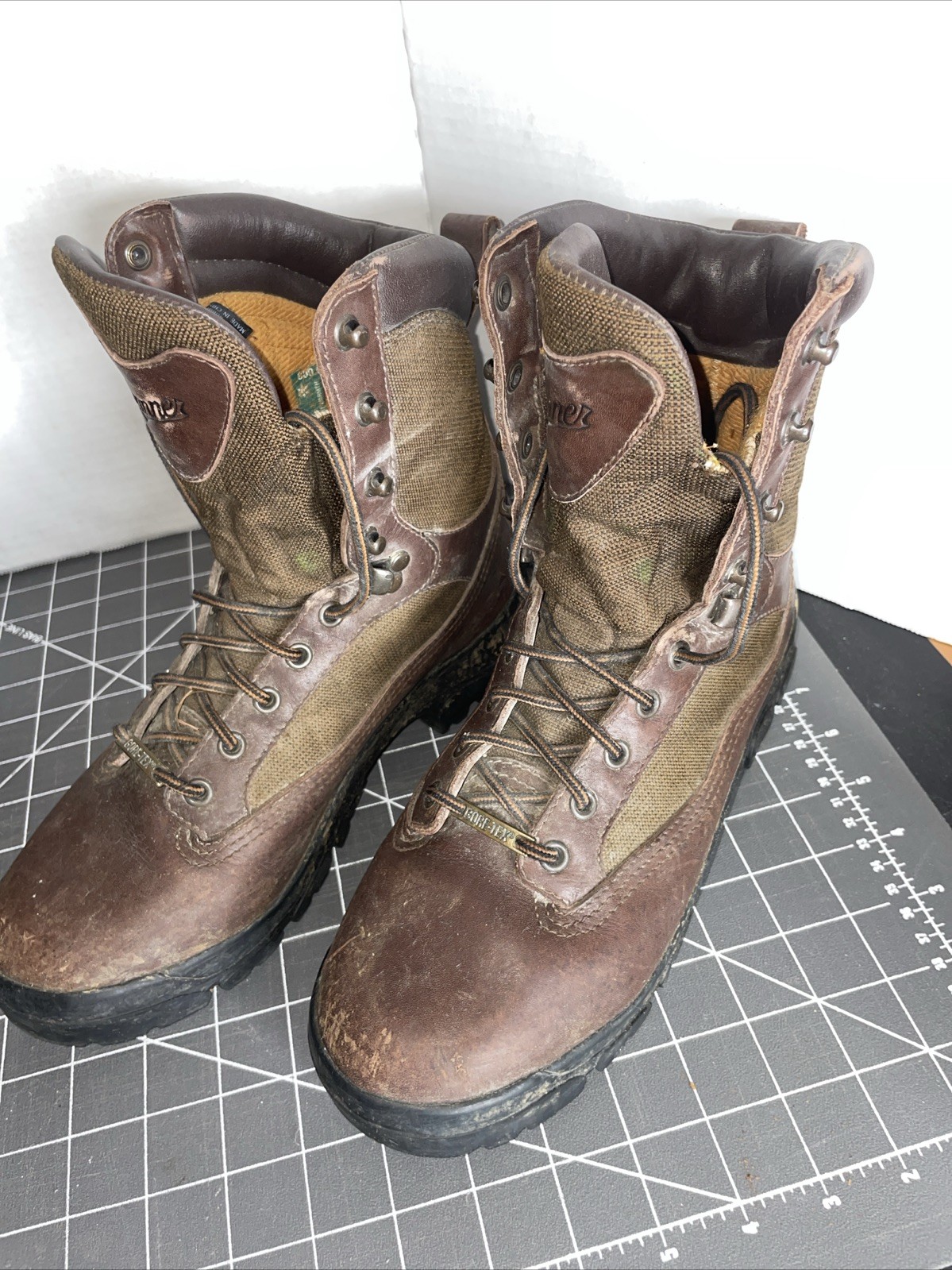 Danner Yellowstone Insulated Leather Hunting Work Boots Womens Size 7.5