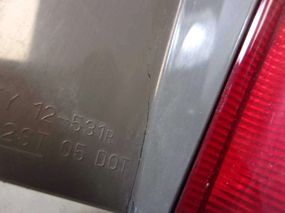 Luz trasera derecha pasajero Scion XB 2008 2009 2010 FABRICANTE DE EQUIPOS ORIGINALES Foto 3 de 4