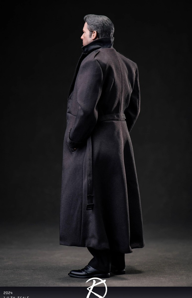フィギュア ブラック 高さ28cm 美品です。 かつて一世を風靡した1/6スケールフィギュア「霞 C2ver.」が