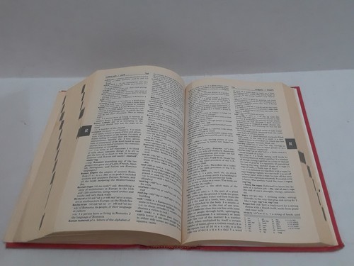Merriam-Webster Collegiate Dictionary 11th Edition & 2nd Edition Thesaurus Combo - Picture 10 of 23