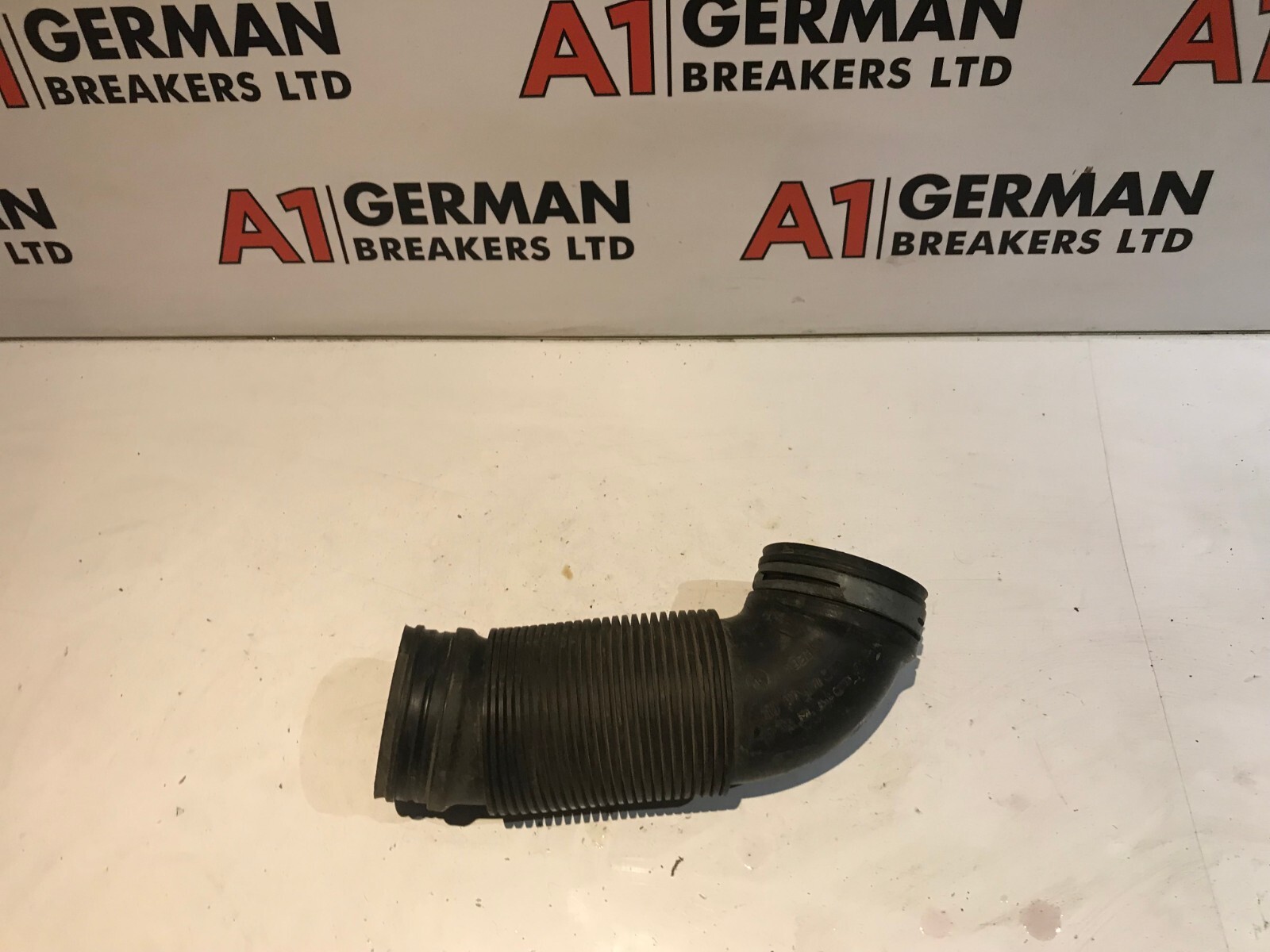 2009 VW Volkswagen Jetta Air Intake Hose Pipe 1K0129684B for sale online eBay