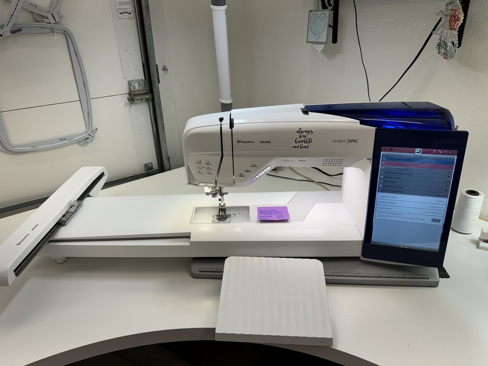 HUSQVARNA VIKING EPIC SEWING EMBROIDERY MACHINE