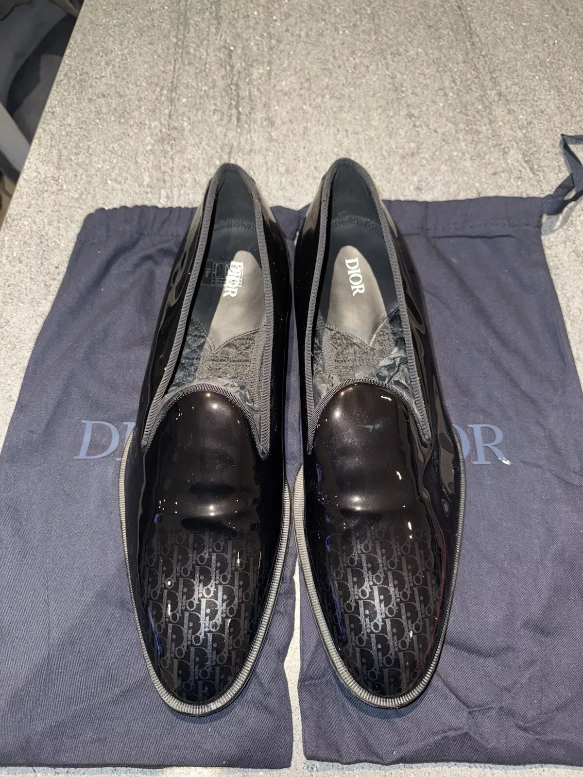 Mocassin intemporel Christian Dior noir verni avec monogramme (TAILLE 45 EU/11 UK)