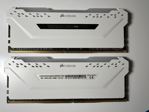 Corsair Vengeance RGB PRO DDR4 RAM 32GB (2x 16GB) 3,2GHz (CMW32GX4M2C3200C16W)