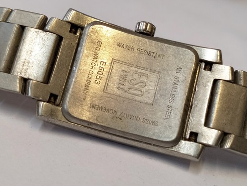 ESQ SWISS & OTHER 2 PIECE MIX LOTT QUARTZ MEN & WOMEN NOT WORKING PARTS PURPOSE - Picture 10 of 16