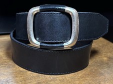 Limited Black Italian Leather Belt Sz S/28-29 1.5  Wide Logo Bkl VGUC