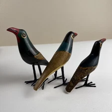 Vintage 3 Primative Kenya Folk Hand Crafted And Painted Wood Birds W Wire Legs