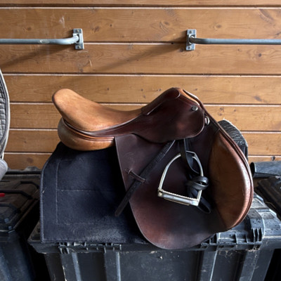 R. Pessoa Jumping/Close Contact Saddle Brown 18 in Narrow tree MPN XL 18
