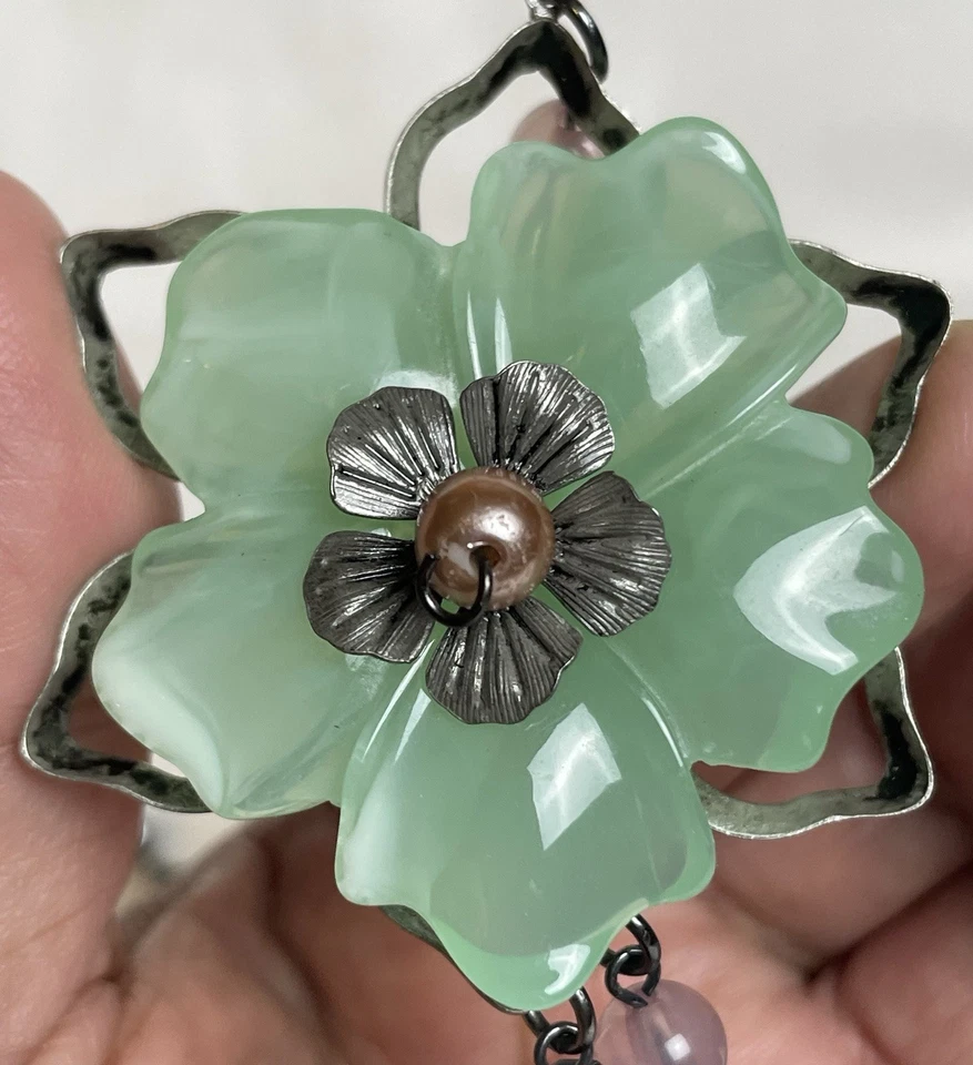 "Collar de flores retro Lucite plástico 3D 26"" perlas de vidrio cuentas acrílicas plateadas" Foto 4 de 4