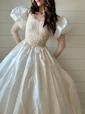 Vintage 1980s Princess Ivory Taffeta Ballgown Wedding Dress Puff Sleeves Train 