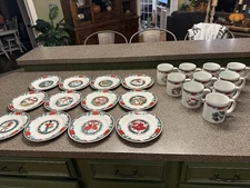12 Days Of Christmas Salad/Dessert Plates & Mugs TIENSHAN SetOf 12each 24pc Comp