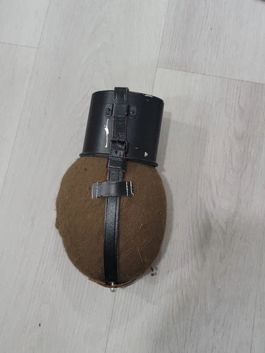 Reproduction WW2 WWII M31 German Military Canteen, with Edelweiss buttons