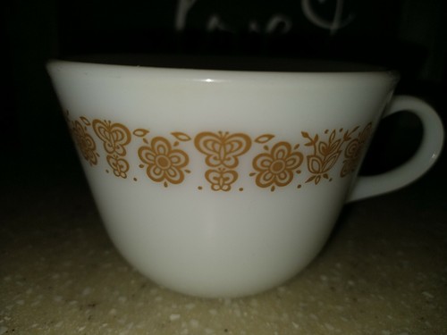 Pyrex White Milk Glass Butterfly Gold Coffee Tea Cup Set 8 Mid Century Vintage - Picture 2 of 10