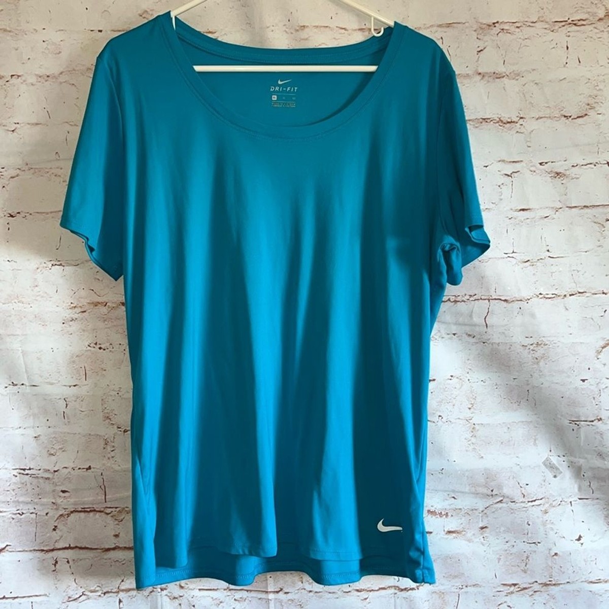 womens teal nike shirt