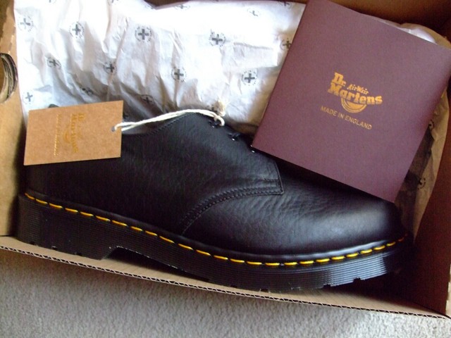 dr martens 1461 navy